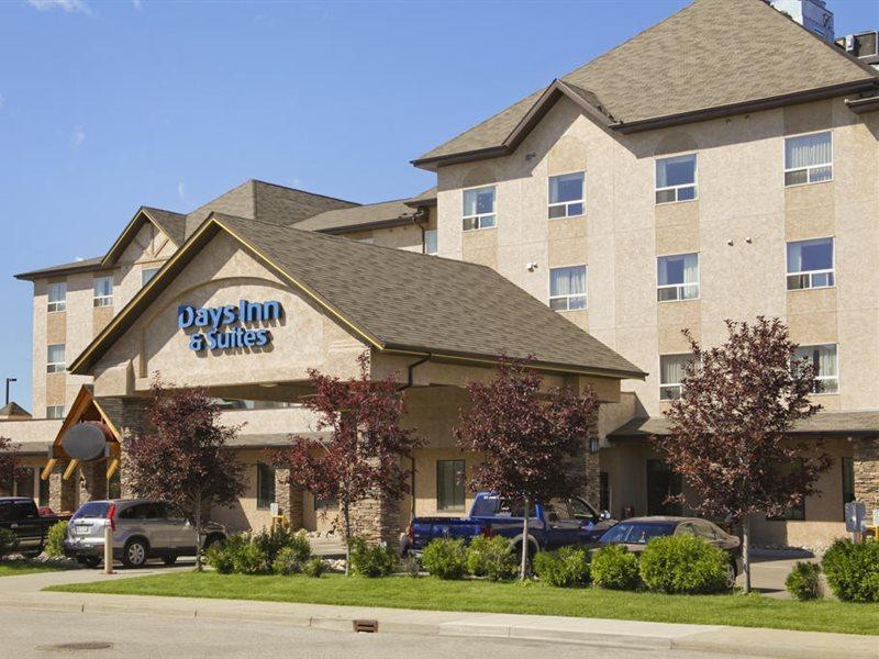 Days Inn & Suites By Wyndham West Edmonton Exterior photo